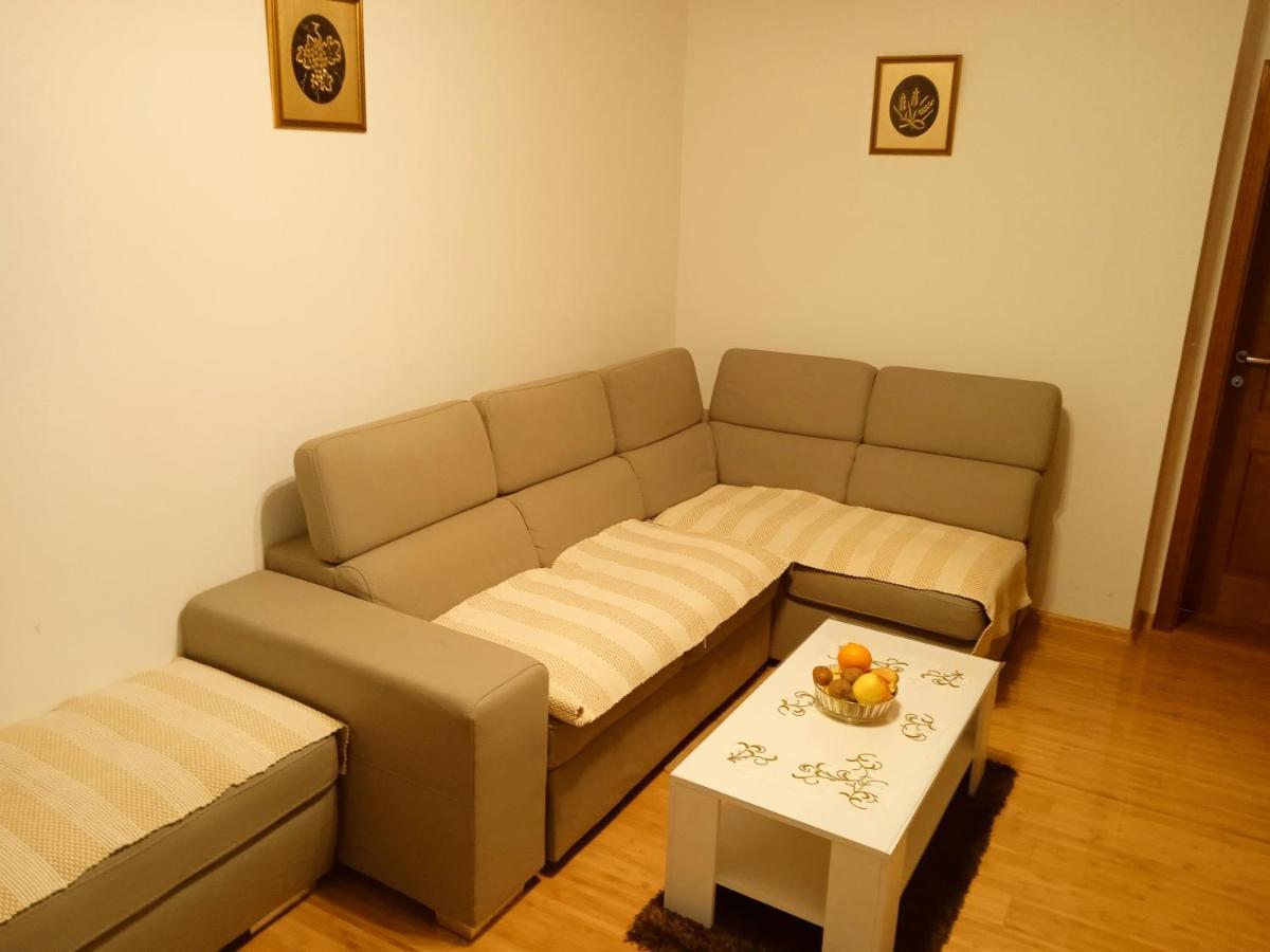 Apartman Josipa Peroj Exterior foto