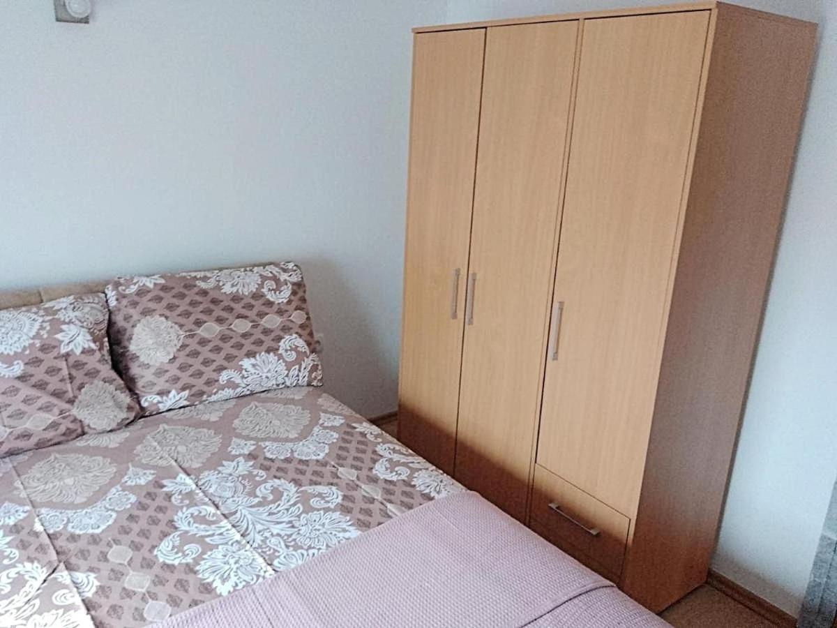 Apartman Josipa Peroj Exterior foto