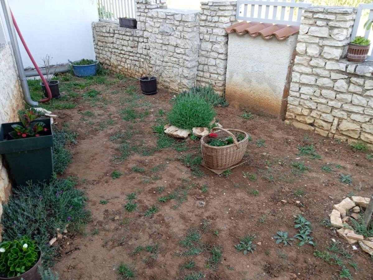 Apartman Josipa Peroj Exterior foto