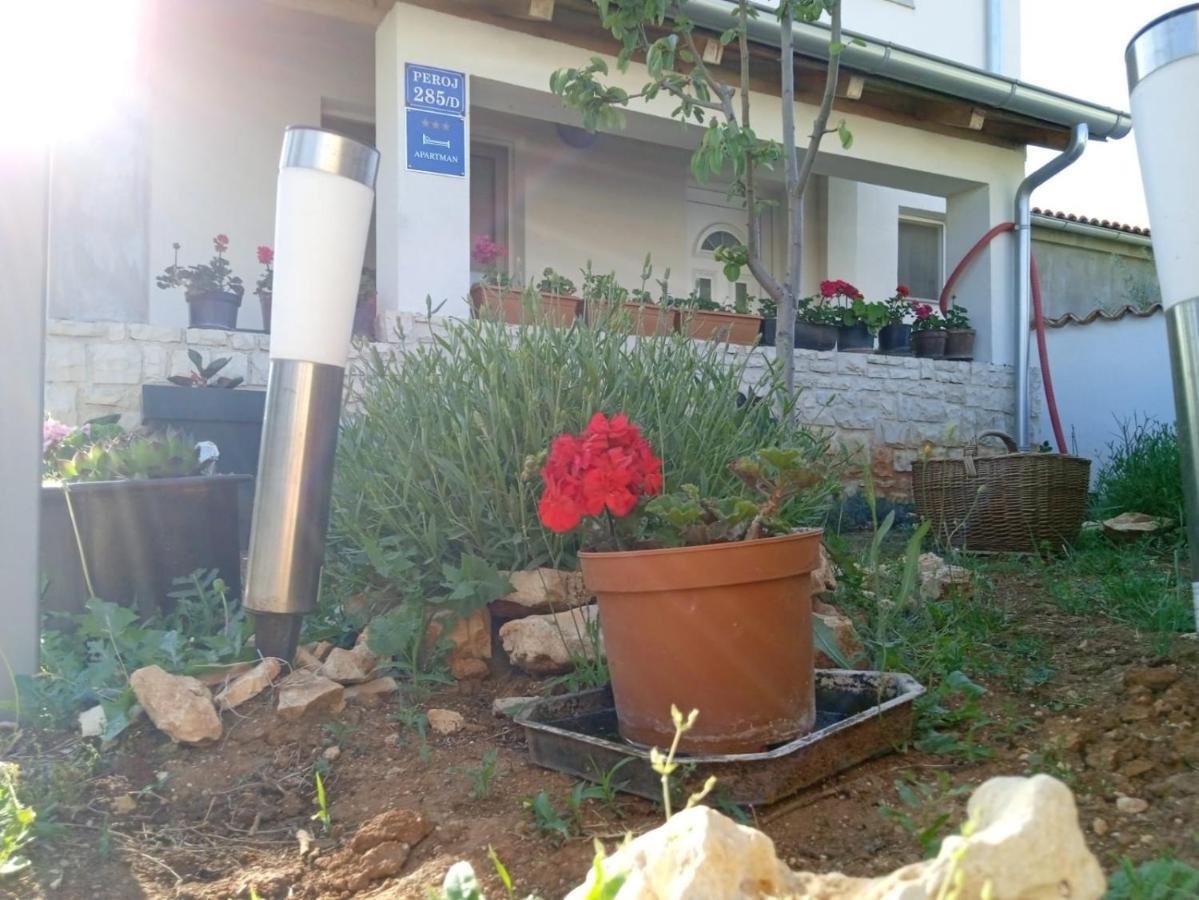 Apartman Josipa Peroj Exterior foto