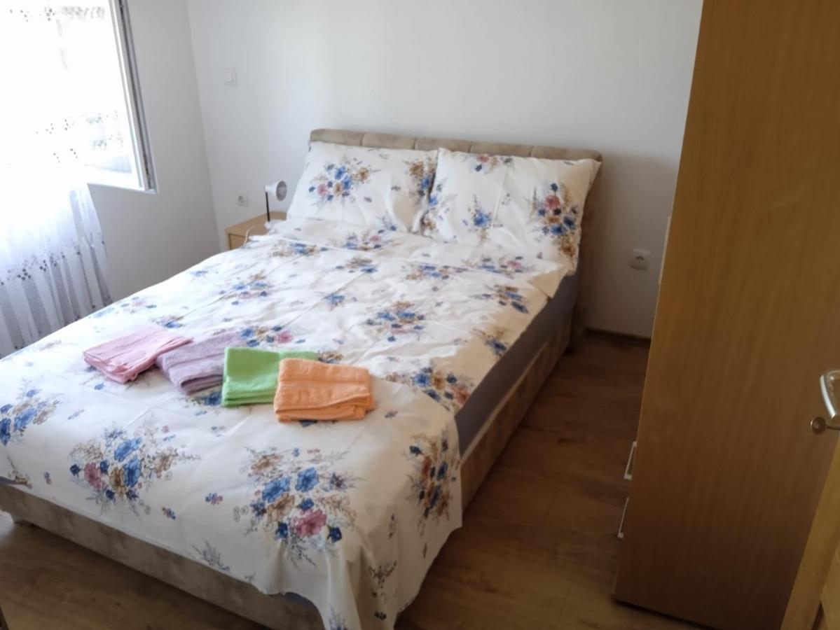 Apartman Josipa Peroj Exterior foto