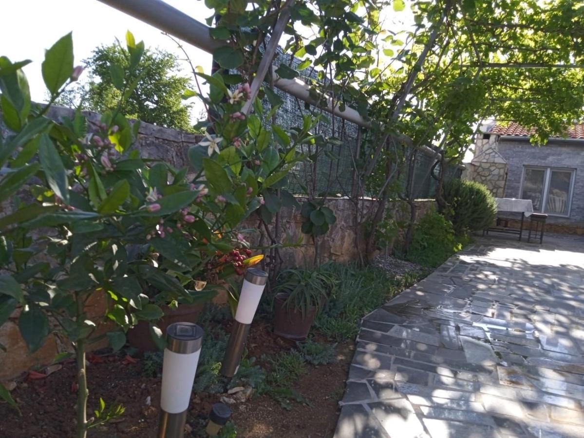 Apartman Josipa Peroj Exterior foto